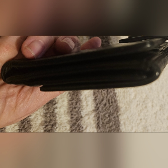 CHANEL Dbl snap compact wallet - Picture 2 of 12